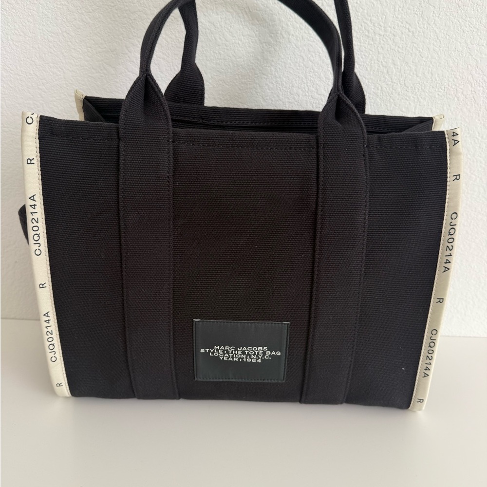 Marc Jacobs Large Tote Bag - Picture 2 of 4